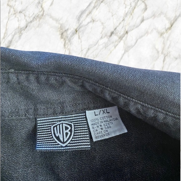 Vintage Warner’s Bros. button down! - Picture 4 of 4